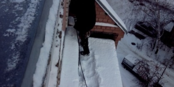 5750390